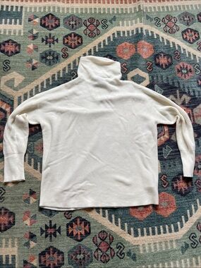 Ellen Tracy Cream Turtleneck Sweater
